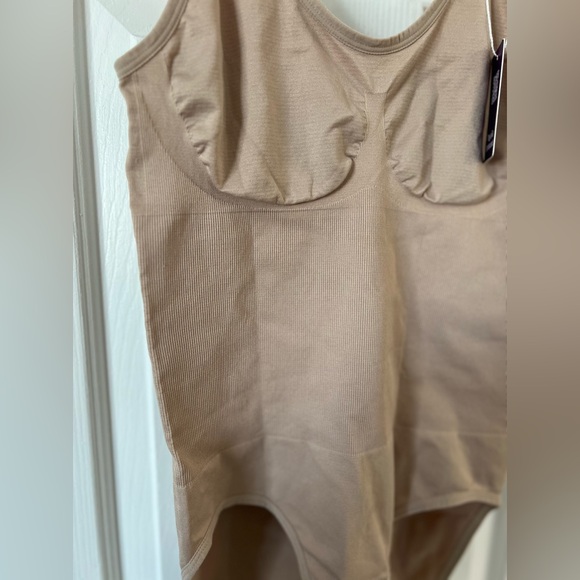 Heyshape Shapewear Ribbed Compression Bodysuit - Picture 4 of 4